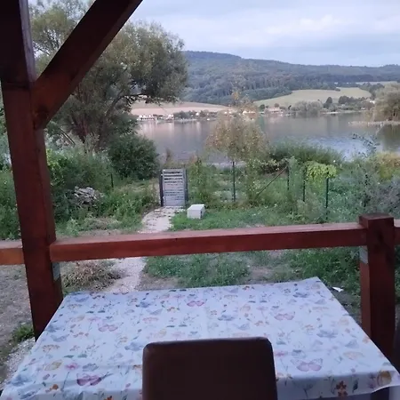 Domcek Pri Vode Pohoda בית נופש *